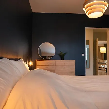 Spacious & Cozy In דירה *